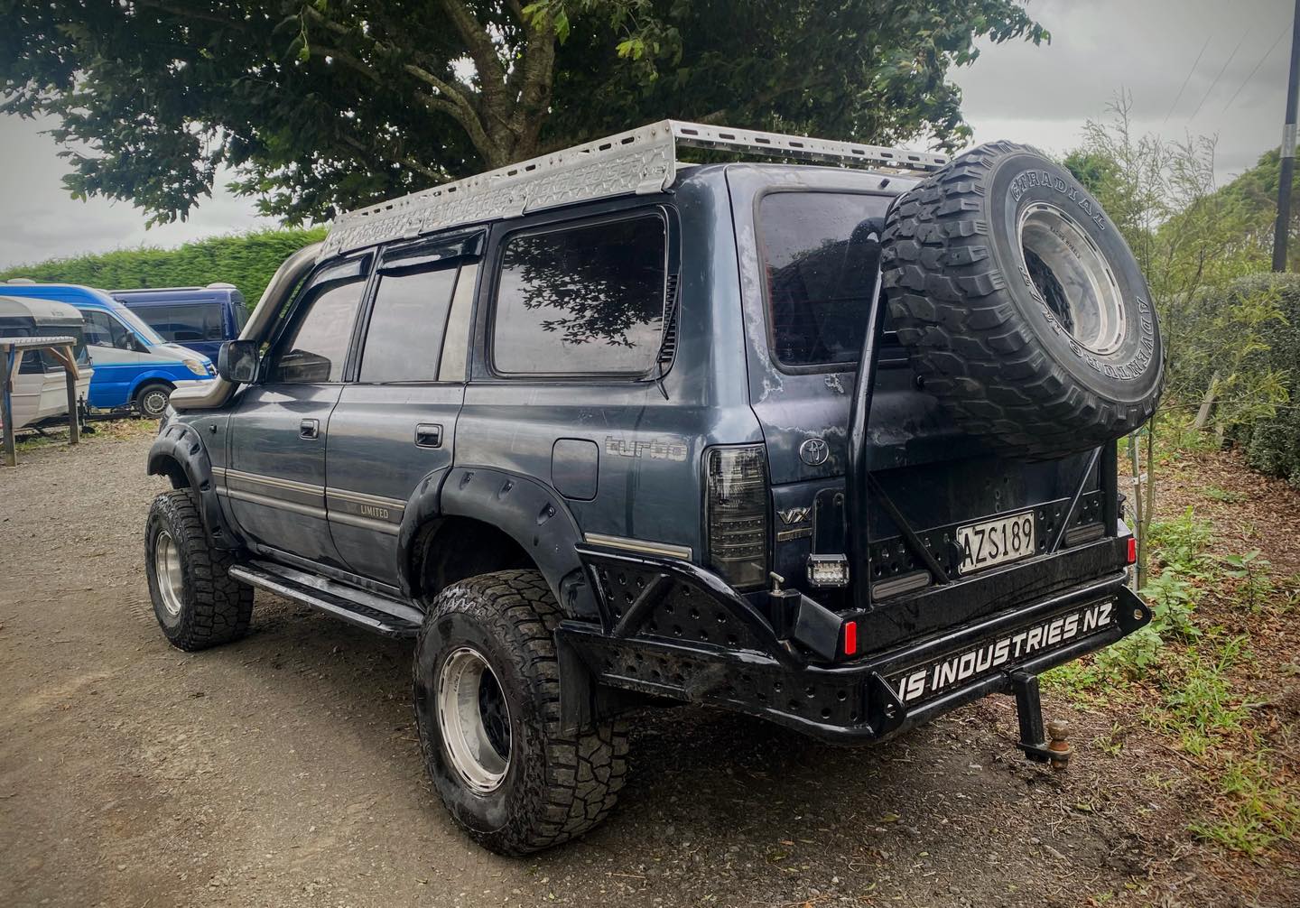 80 Series Toyota Landcruiser Low Profile Aluminum Roof Rack.