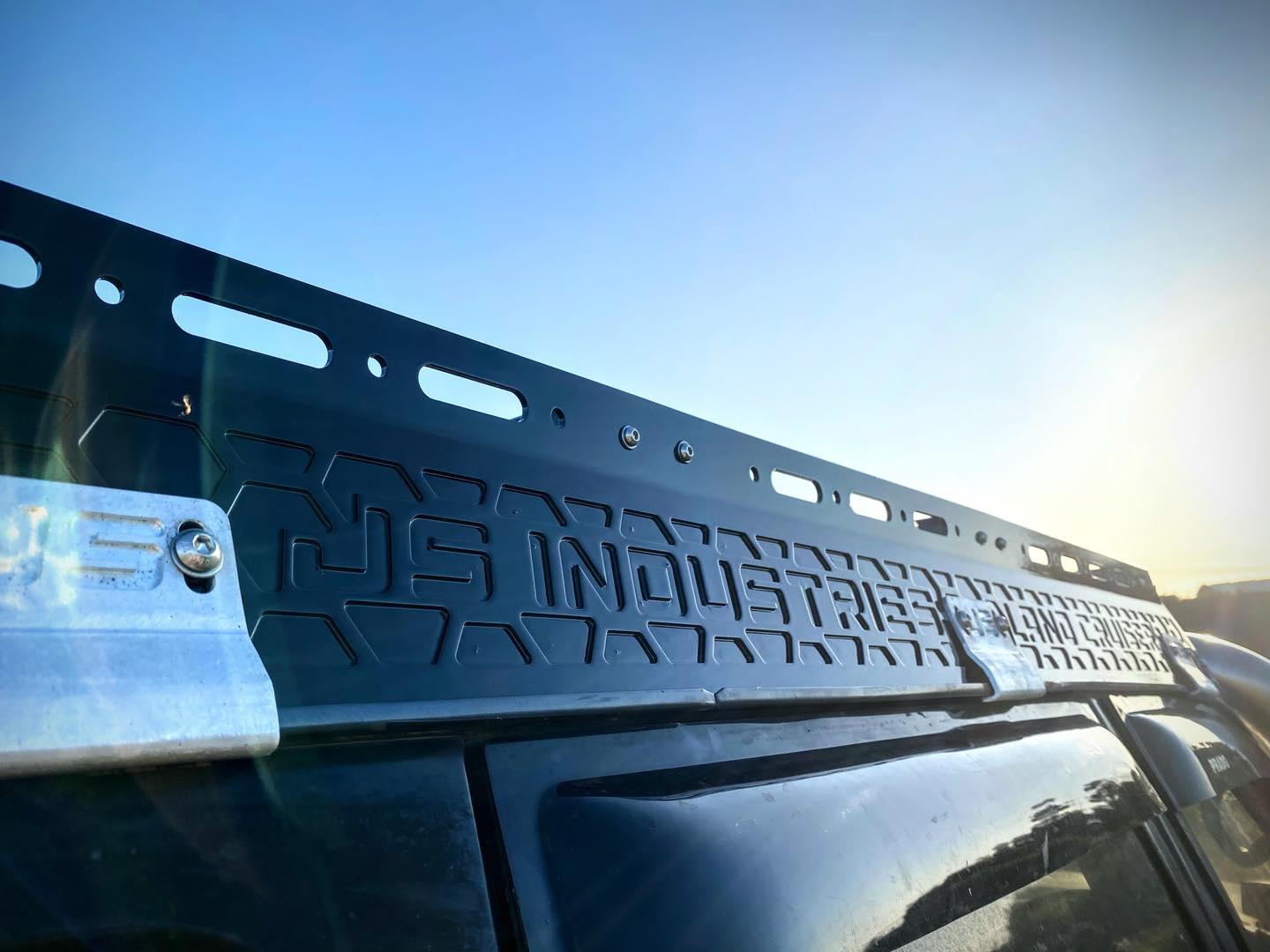 80 Series Toyota Landcruiser Low Profile Aluminum Roof Rack.