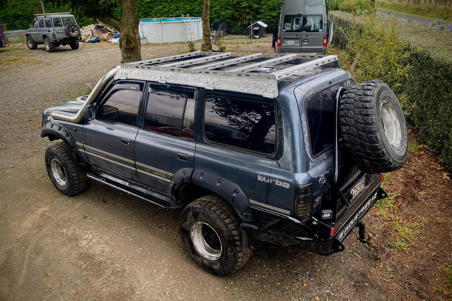 80 Series Toyota Landcruiser Low Profile Aluminum Roof Rack.
